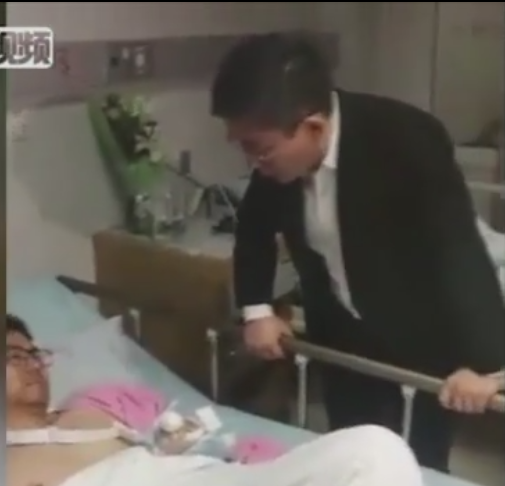 Chinese Govt Officials Visit Injured Chinese Tourists in Tha